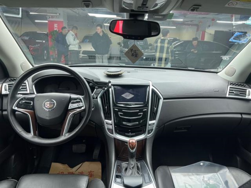 Cadillac 2014 Cadillac SRX 3.0L Elite, 140,000 km