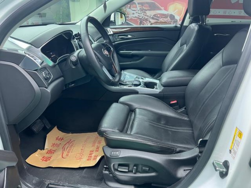 Cadillac 2014 Cadillac SRX 3.0L Elite, 140,000 km