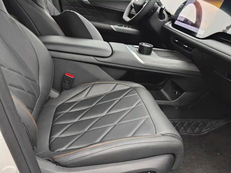 Changan Changan CS75PLUS 2026 Intelligent Champion Edition 1.5T New Blue Whale Intelligent Leading Edition