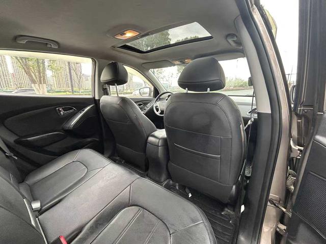 Hyundai Hyundai ix35 2015 2.0L Automatic 2WD Smart Model (National IV Emission Standard)