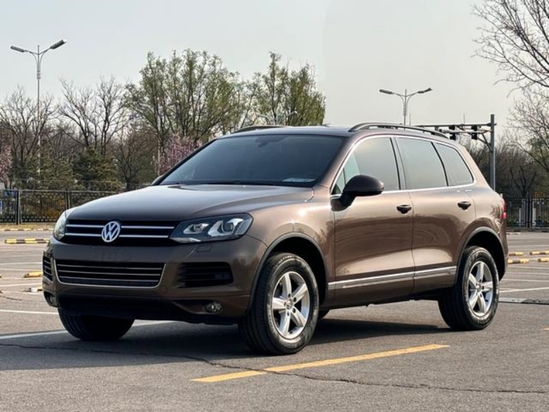 2011 Volkswagen Touareg 3.0TSI Comfort model, 91,000 km.
