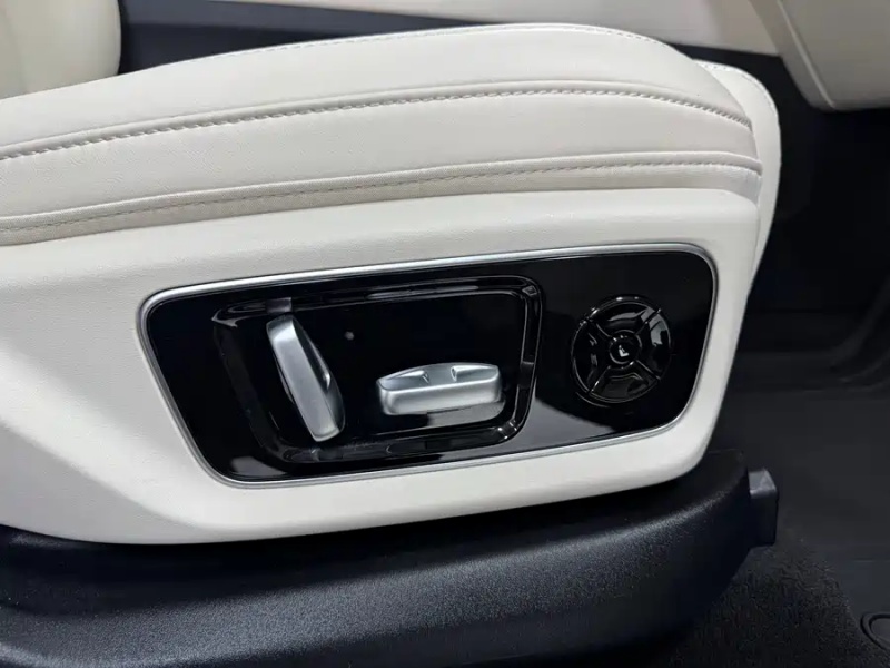 Li Auto Li L7 Pro (2023 model)