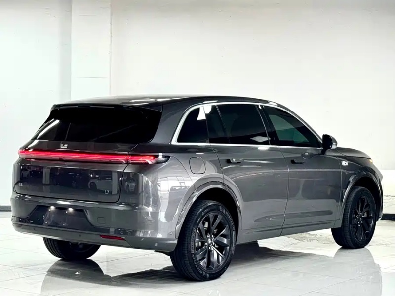 Li Auto Li L7 Pro (2023 model)