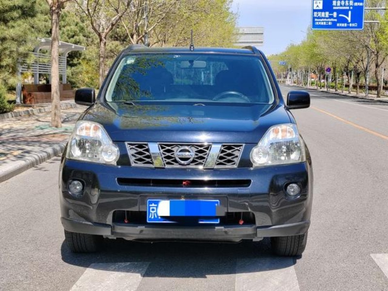 Nissan X-Trail 2010 2.5L CVT Luxury Edition 4WD, 120,000 km