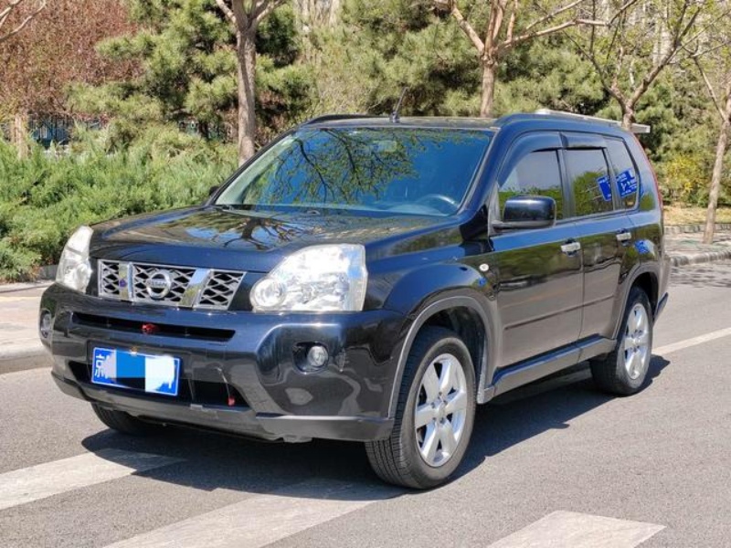 Nissan Nissan X-Trail 2010 2.5L CVT Luxury Edition 4WD, 120,000 km