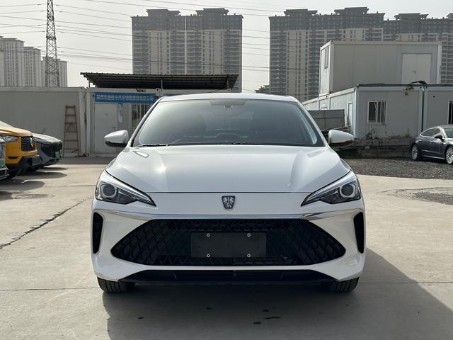 Roewe Roewe i5 2023 1.5L CVT Luxury Edition