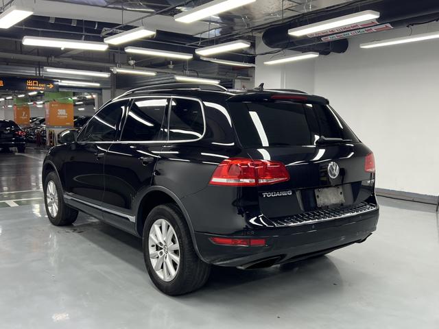 Volkswagen 2011 Volkswagen Touareg 3.0TSI High-Spec Model, 191,000 km