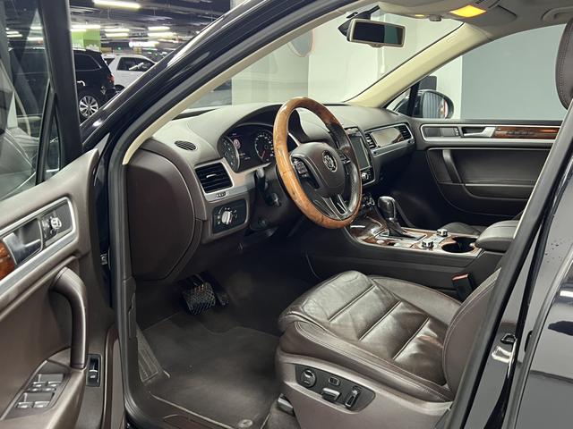 Volkswagen 2011 Volkswagen Touareg 3.0TSI High-Spec Model, 191,000 km