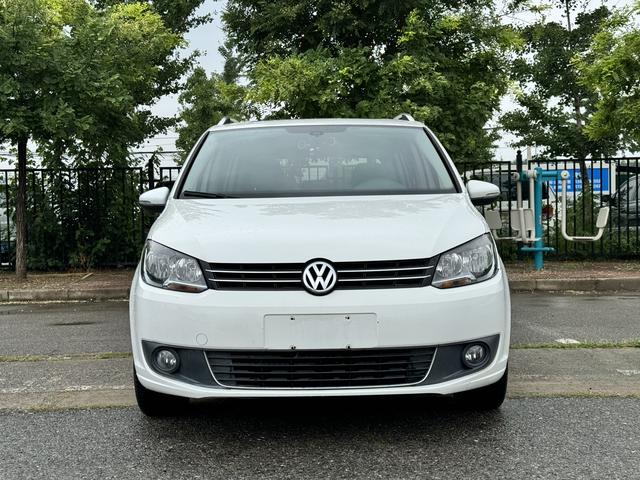 Volkswagen 2015 Volkswagen Touran 1.4T Automatic Comfort Edition 5-seater, 89,100 km