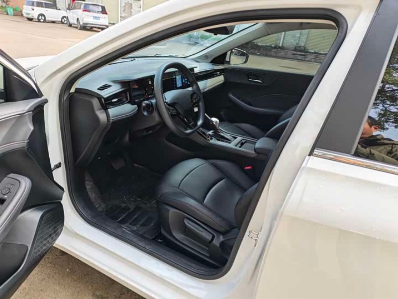 Roewe Roewe i5 2023 Model 1.5L CVT Deluxe Edition