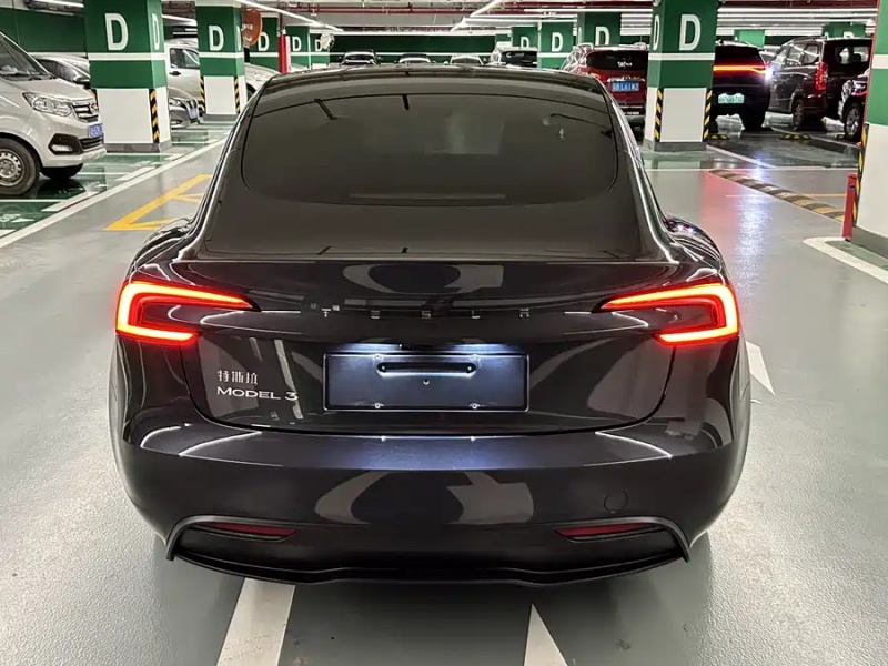 Tesla Tesla Model 3 2025  Rear-Wheel Drive