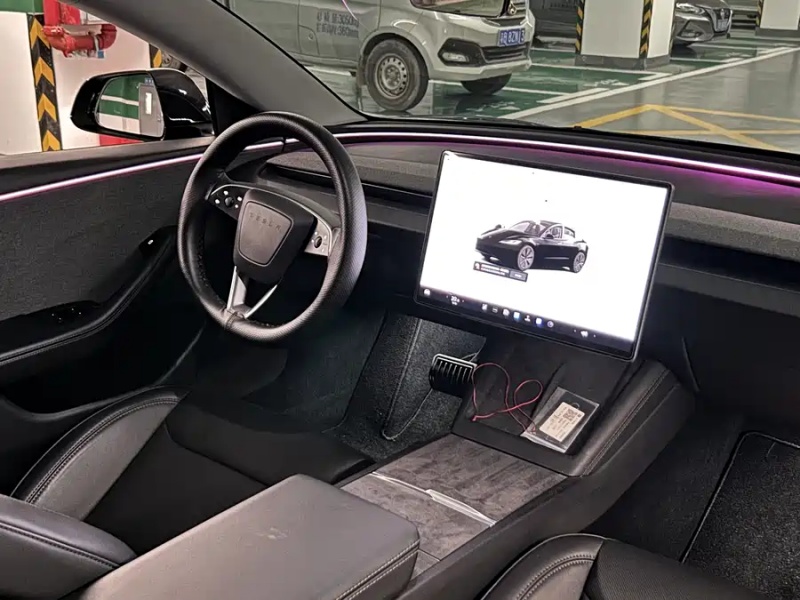 Tesla Tesla Model 3 2025  Rear-Wheel Drive