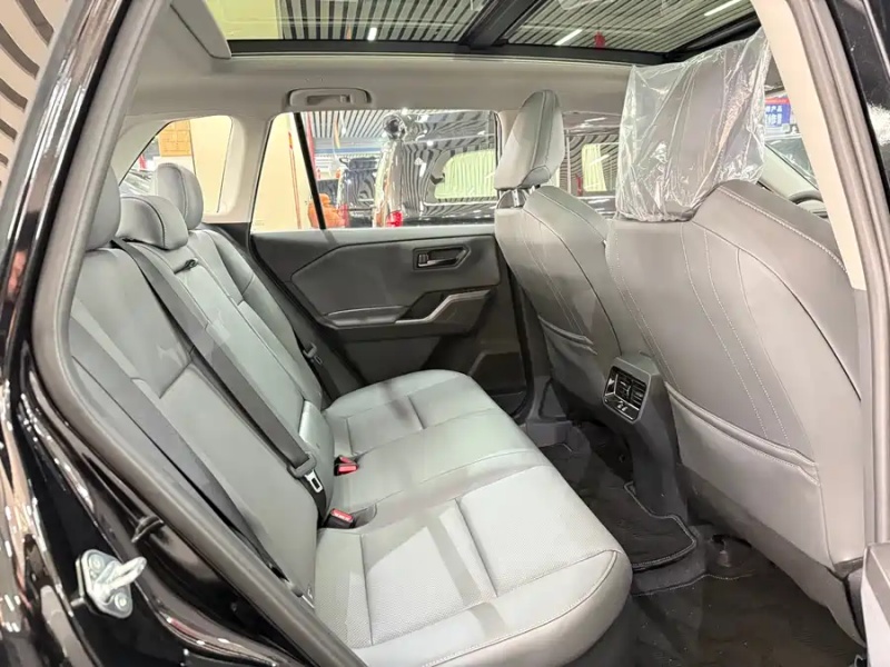 Toyota Toyota RAV4 Rongfang 2026 Hybrid 2.0L 2WD Luxury Edition