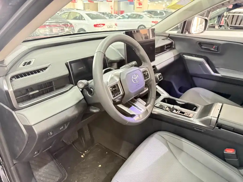 Toyota Toyota RAV4 Rongfang 2026 Hybrid 2.0L 2WD Luxury Edition
