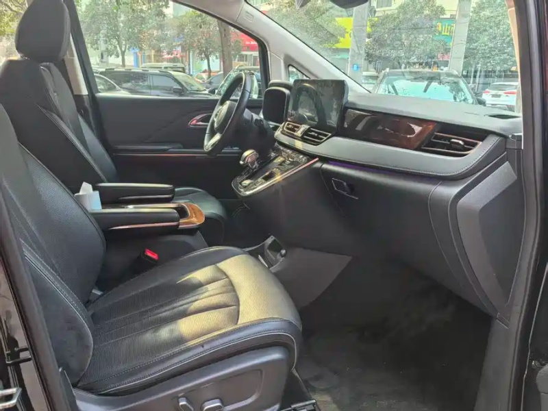 Hongqi Hongqi HQ9 PHEV 2026 2.0T 4WD Business Edition