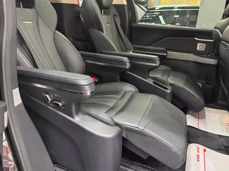 Hongqi Hongqi HQ9 PHEV 2026 2.0T 4WD Business Edition