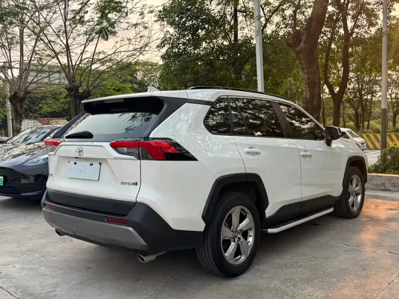 Toyota Toyota RAV4 2020 2.0L CVT 2WD Fashion PLUS Edition