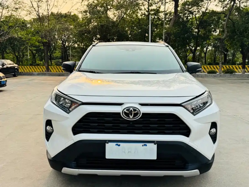 Toyota Toyota RAV4 2020 2.0L CVT 2WD Fashion PLUS Edition