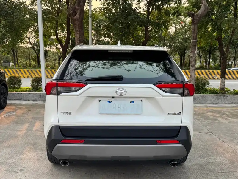 Toyota Toyota RAV4 2020 2.0L CVT 2WD Fashion PLUS Edition