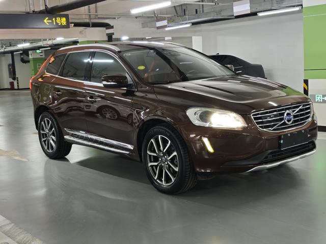 Volvo XC60 2015 T5 AWD Smart Edition, priced at 117,800km