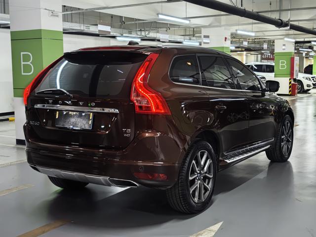 Volvo Volvo XC60 2015 T5 AWD Smart Edition, priced at 117,800km