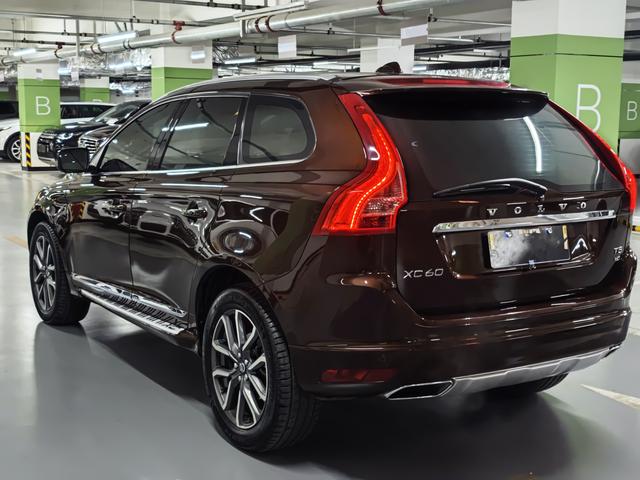 Volvo Volvo XC60 2015 T5 AWD Smart Edition, priced at 117,800km