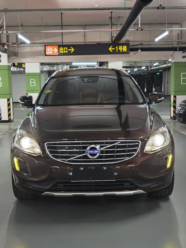 Volvo Volvo XC60 2015 T5 AWD Smart Edition, priced at 117,800km