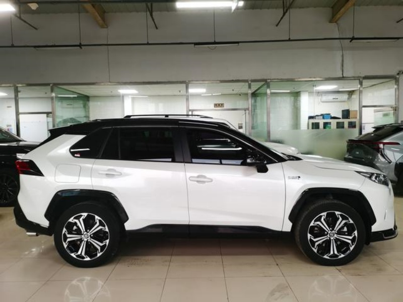 Toyota RAV4 PHEV 2022 2.5L AWD Flagship Pro, 61,000 km