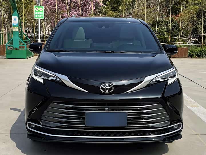 Toyota Sienna 2024  2.5L Hybrid Premium AWD 7-Seateredition