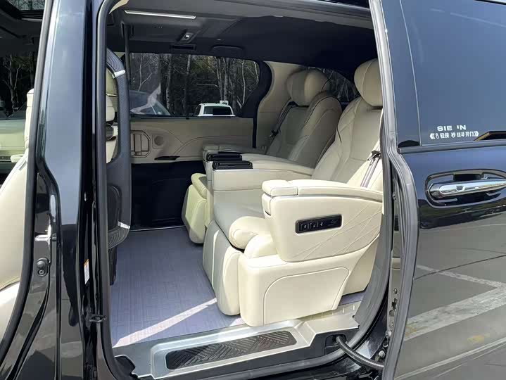 Toyota Toyota Sienna 2024  2.5L Hybrid Premium AWD 7-Seateredition