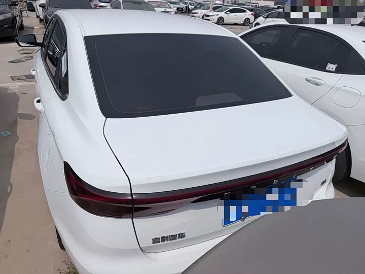 Geely  Geely Emgrand 4th Gen  2025 1.5L CVT Premium edition