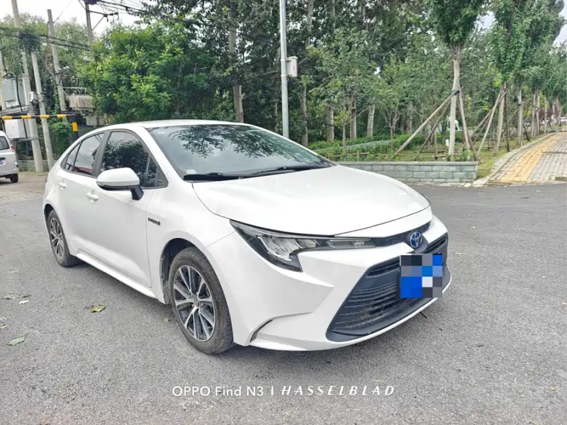 2026 Toyota Levin Hybrid rear three-quarter view LED taillights trunk spoiler