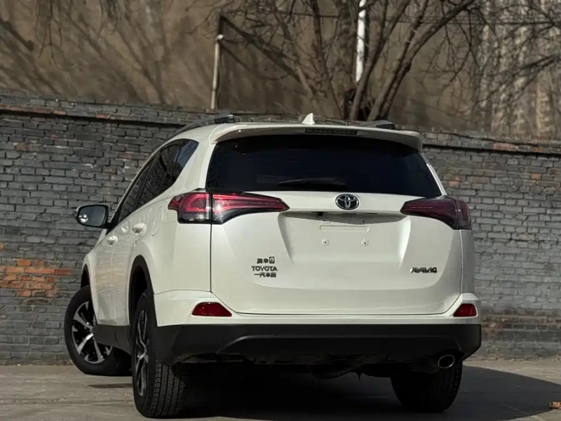 Toyota Toyota RAV4 2019 2.0L CVT 2WD Urban Edition
