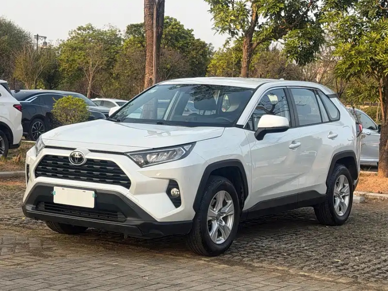 Toyota RAV4 2021 2.0L CVT 2WD Fashion Edition