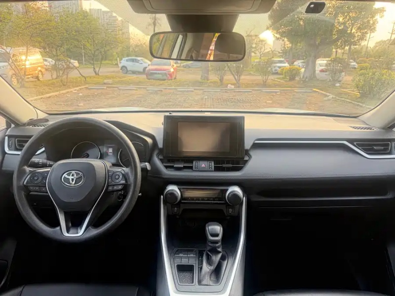 Toyota RAV4 2021 2.0L CVT 2WD Fashion Edition