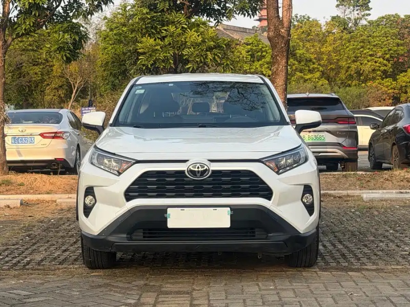 Toyota RAV4 2021 2.0L CVT 2WD Fashion Edition