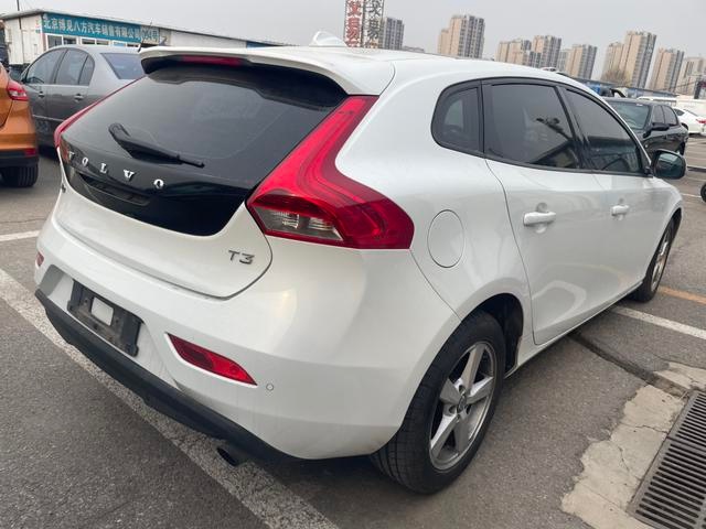Volvo Volvo V40 2016 T3 Smart Edition, 58,900 km