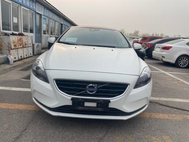 Volvo Volvo V40 2016 T3 Smart Edition, 58,900 km