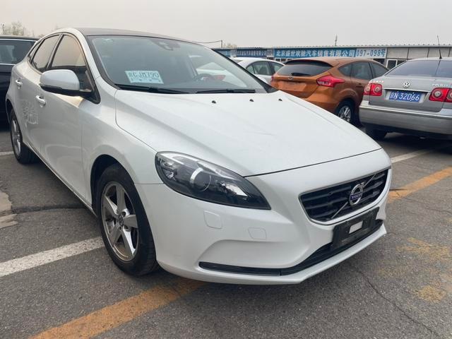 Volvo Volvo V40 2016 T3 Smart Edition, 58,900 km