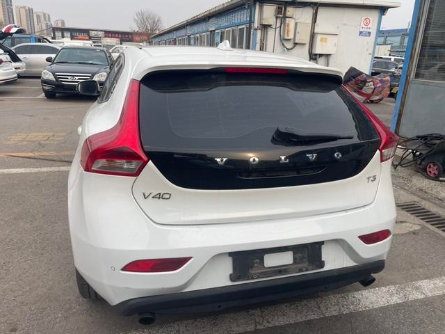 Volvo Volvo V40 2016 T3 Smart Edition, 58,900 km