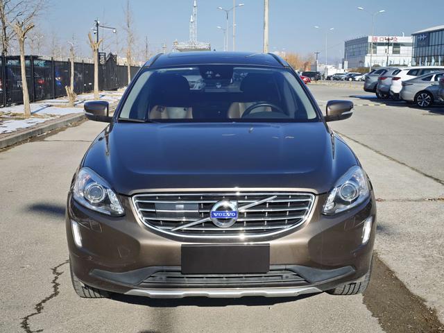 Volvo Volvo XC60 2017 T5 AWD Smart Edition, 166,200 km