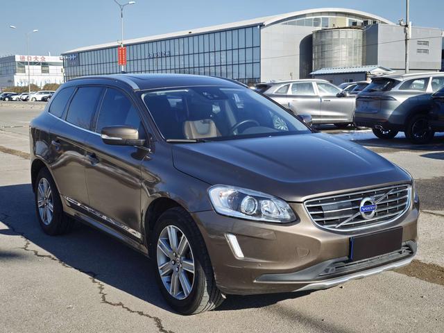 Volvo Volvo XC60 2017 T5 AWD Smart Edition, 166,200 km