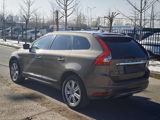 Volvo Volvo XC60 2017 T5 AWD Smart Edition, 166,200 km