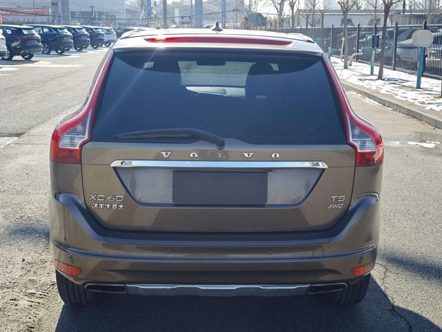 Volvo Volvo XC60 2017 T5 AWD Smart Edition, 166,200 km
