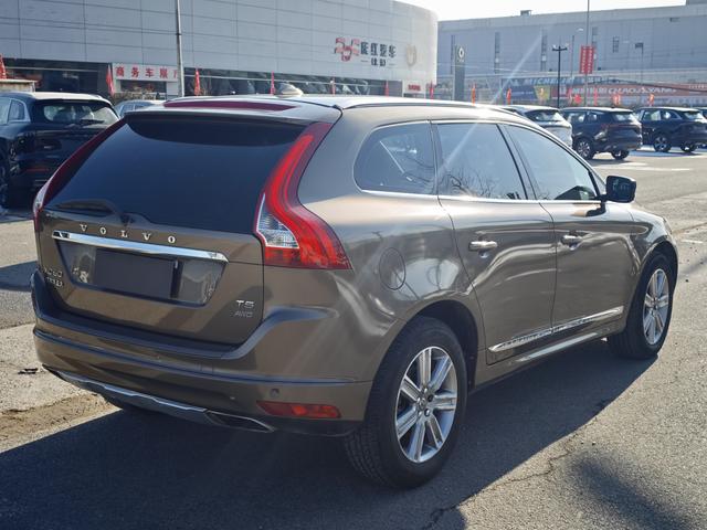 Volvo Volvo XC60 2017 T5 AWD Smart Edition, 166,200 km