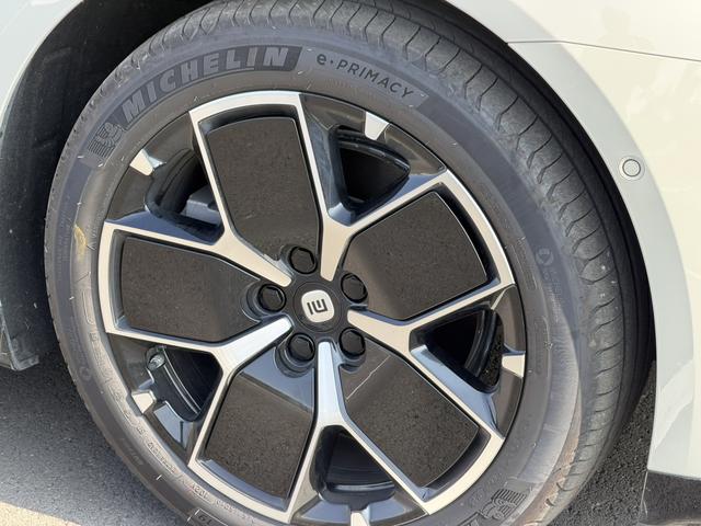 Xiaomi SU7 2024 Rear-Wheel Drive Standard Long-Range Edition