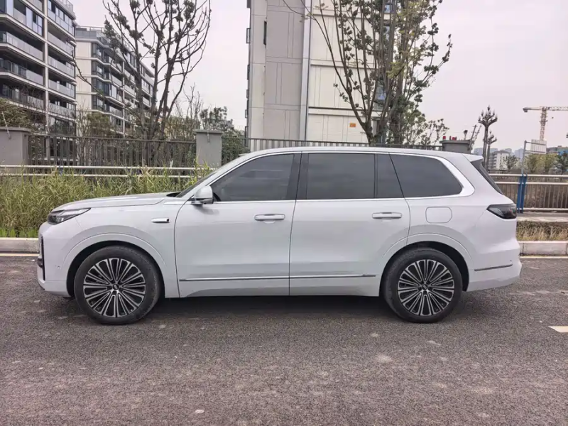 Geely Geely Galaxy M9 2025 Edition 210km Four-Wheel Drive Pilot Version