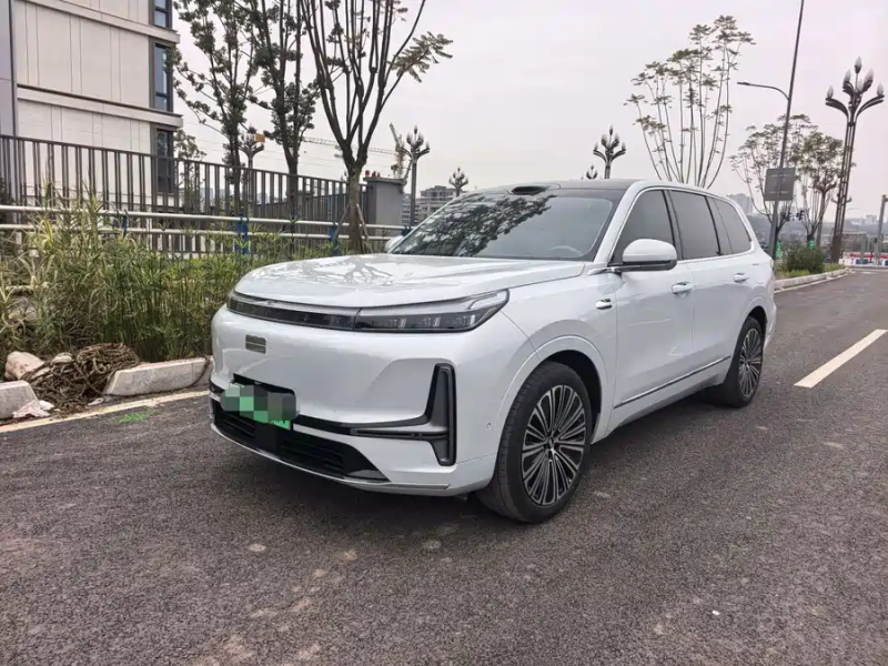 Geely Galaxy M9 2025 Edition 210km Four-Wheel Drive Pilot Version