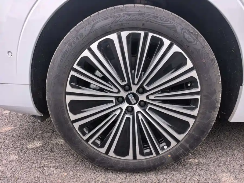 Geely Geely Galaxy M9 2025 Edition 210km Four-Wheel Drive Pilot Version