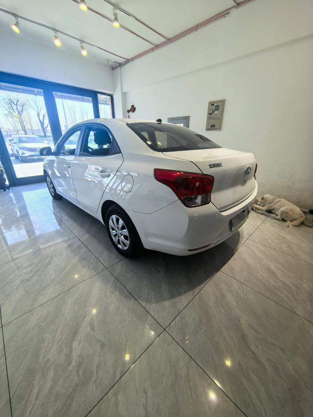 Hyundai Hyundai Reina 2017 1.4L Manual GL edition